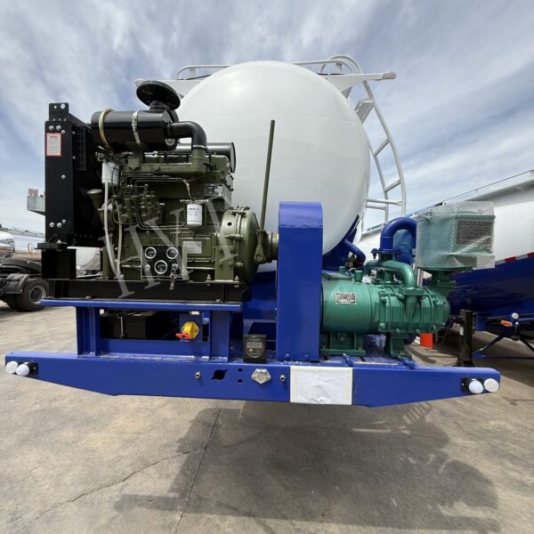 2-axis powder tanker truck - Image 2