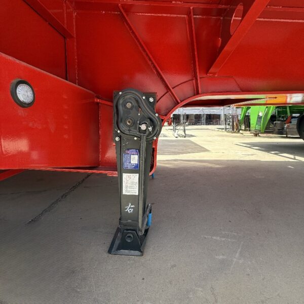 3-axle low bed semi-trailer - Image 8