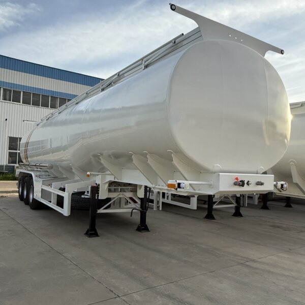 3-axis oil tanker truck - Image 8
