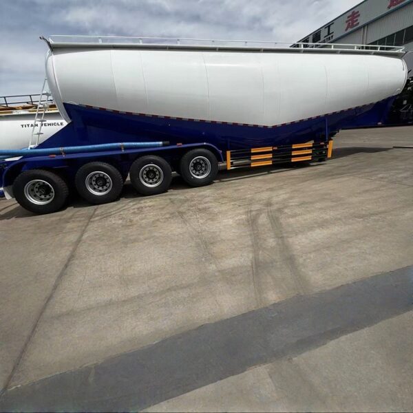 4-axis oil tanker truck - Image 5
