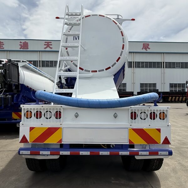 4-axis oil tanker truck - Image 4