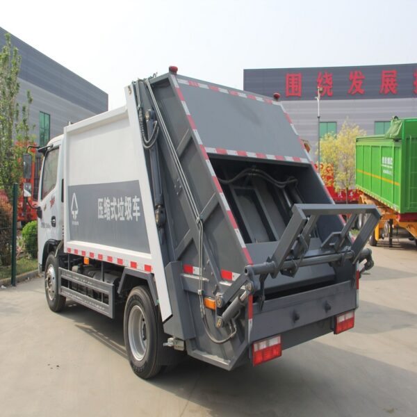 Compressed sanitation truck - Image 7