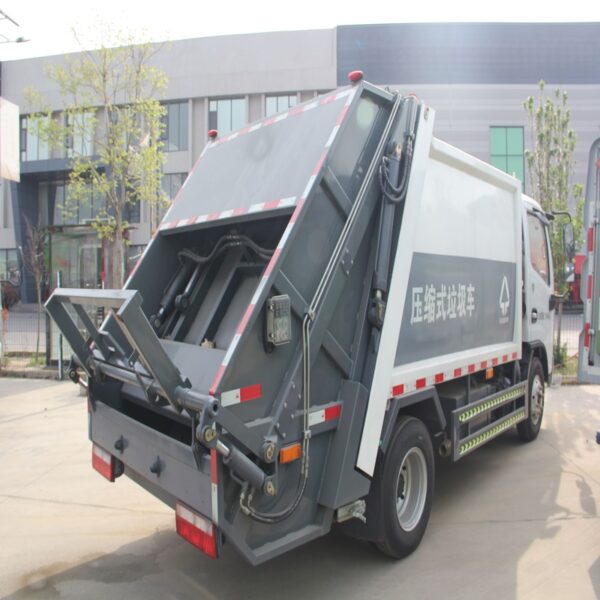 Compressed sanitation truck - Image 8