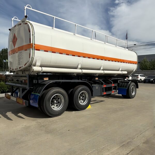 Oil tank semi-trailer - Image 4